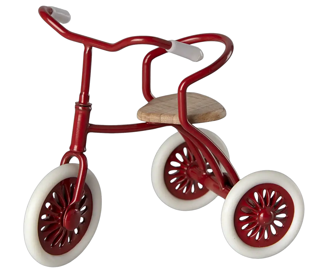 Tricycle miniature rouge en métal avec selle en bois et roues blanches