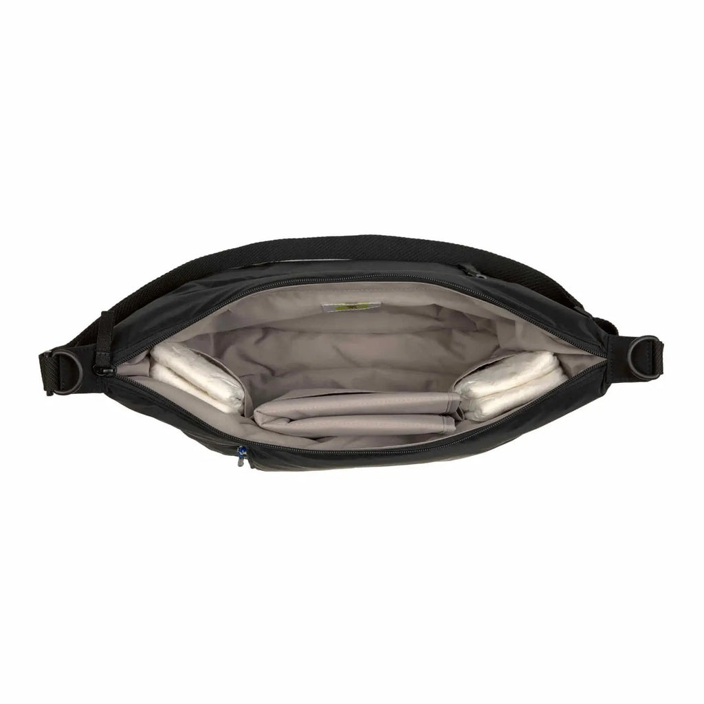 LÄSSIG lunua sac à langer noir with beige interior compartments