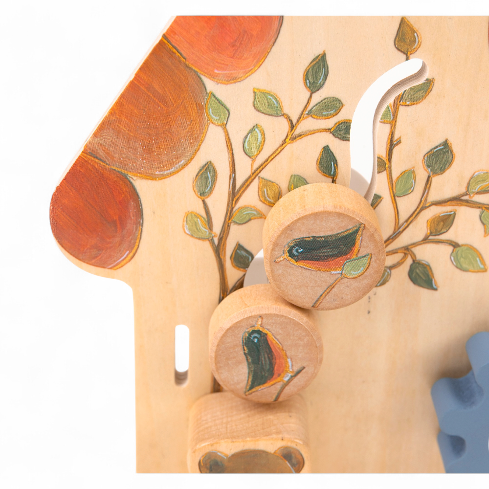 Tableau d'activités en bois EGMONT TOYS pour bébés; 2 perles rondes avec oiseaux et décor arbre et feuillage