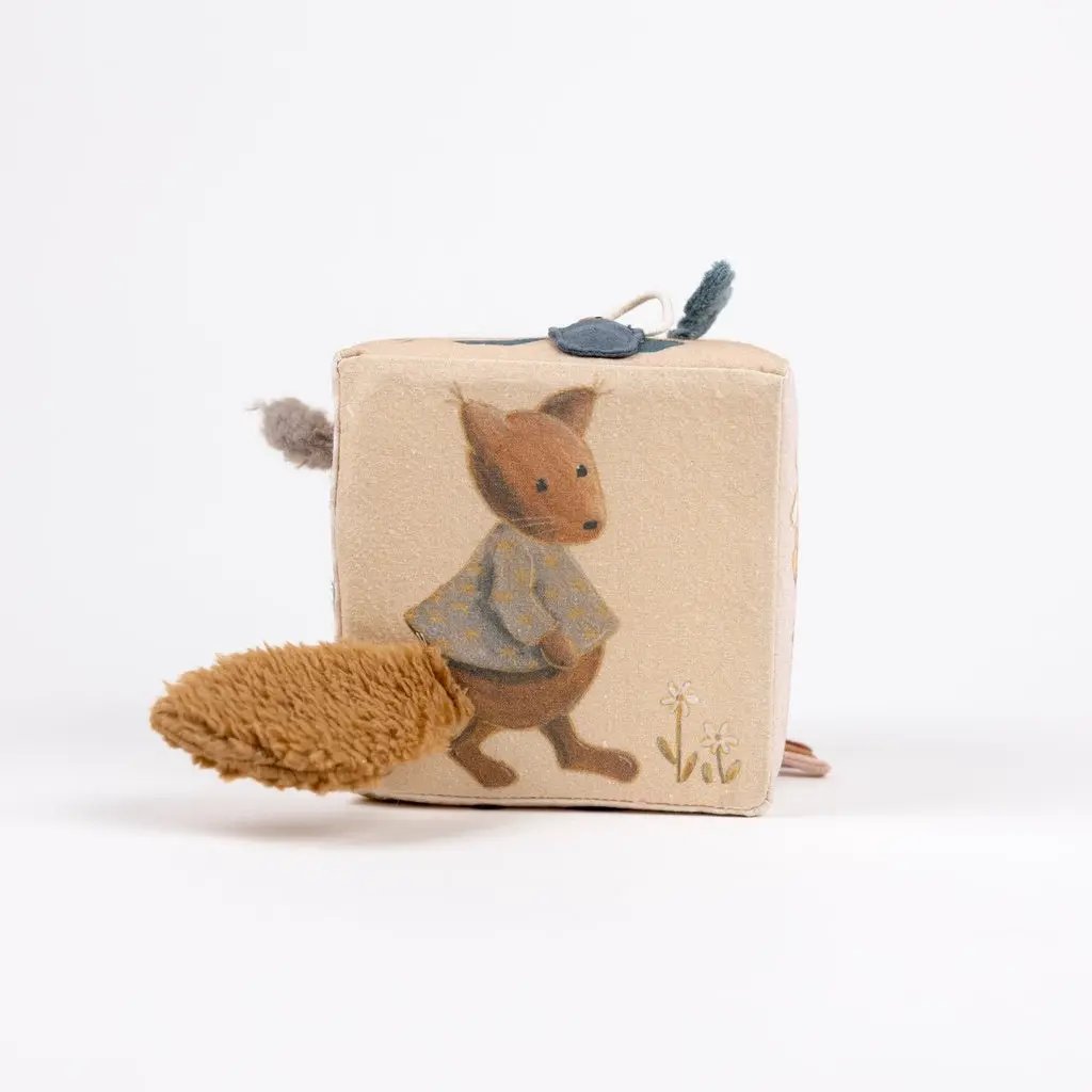 Cube d'activités EGMONT TOYS pour bébé 0m+ par Citron Grenadine — beige tissu avec animal illustré et queue peluche marron