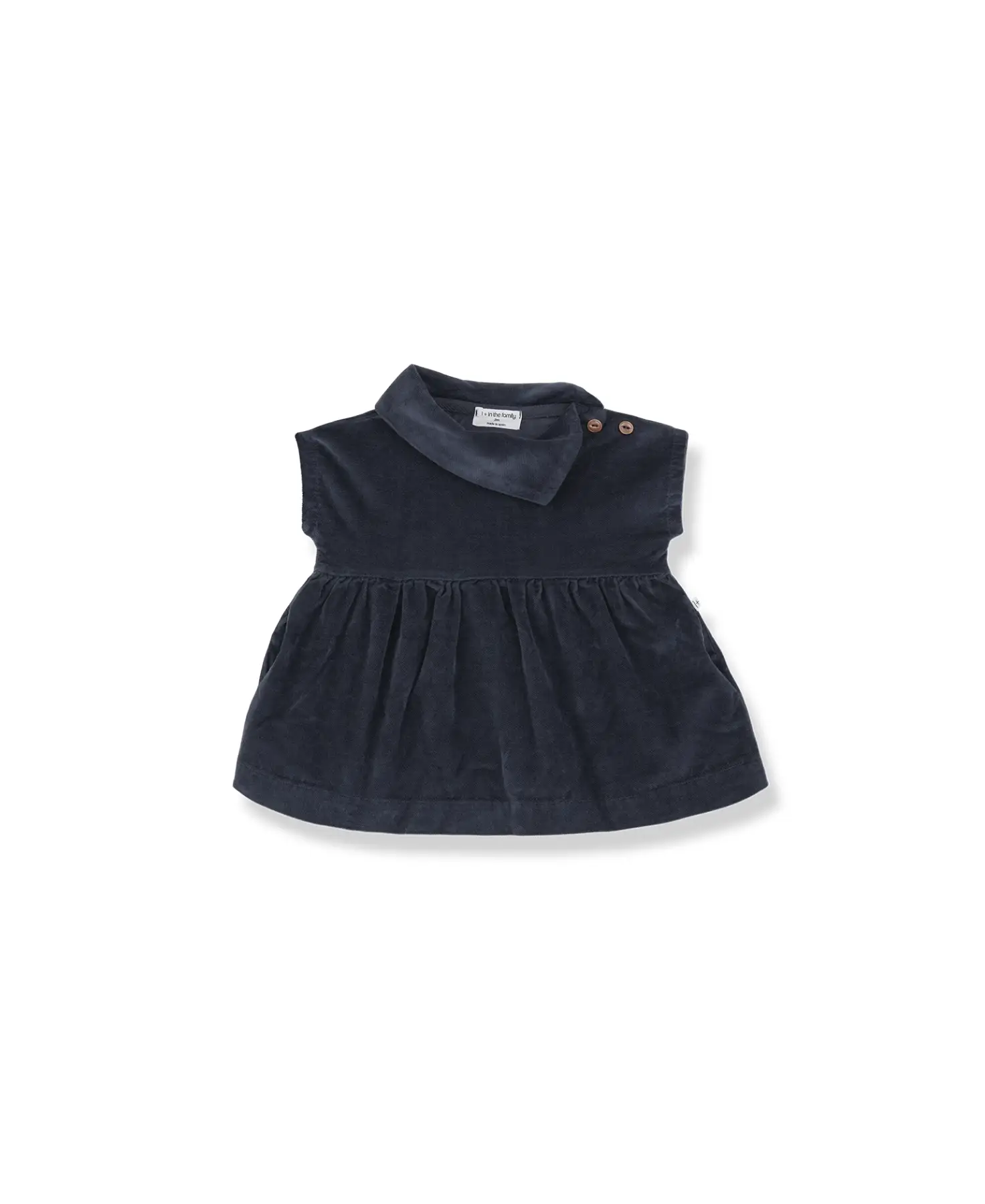 Aosta robe by Citron Grenadine in navy blue velvet with Peter Pan collar.