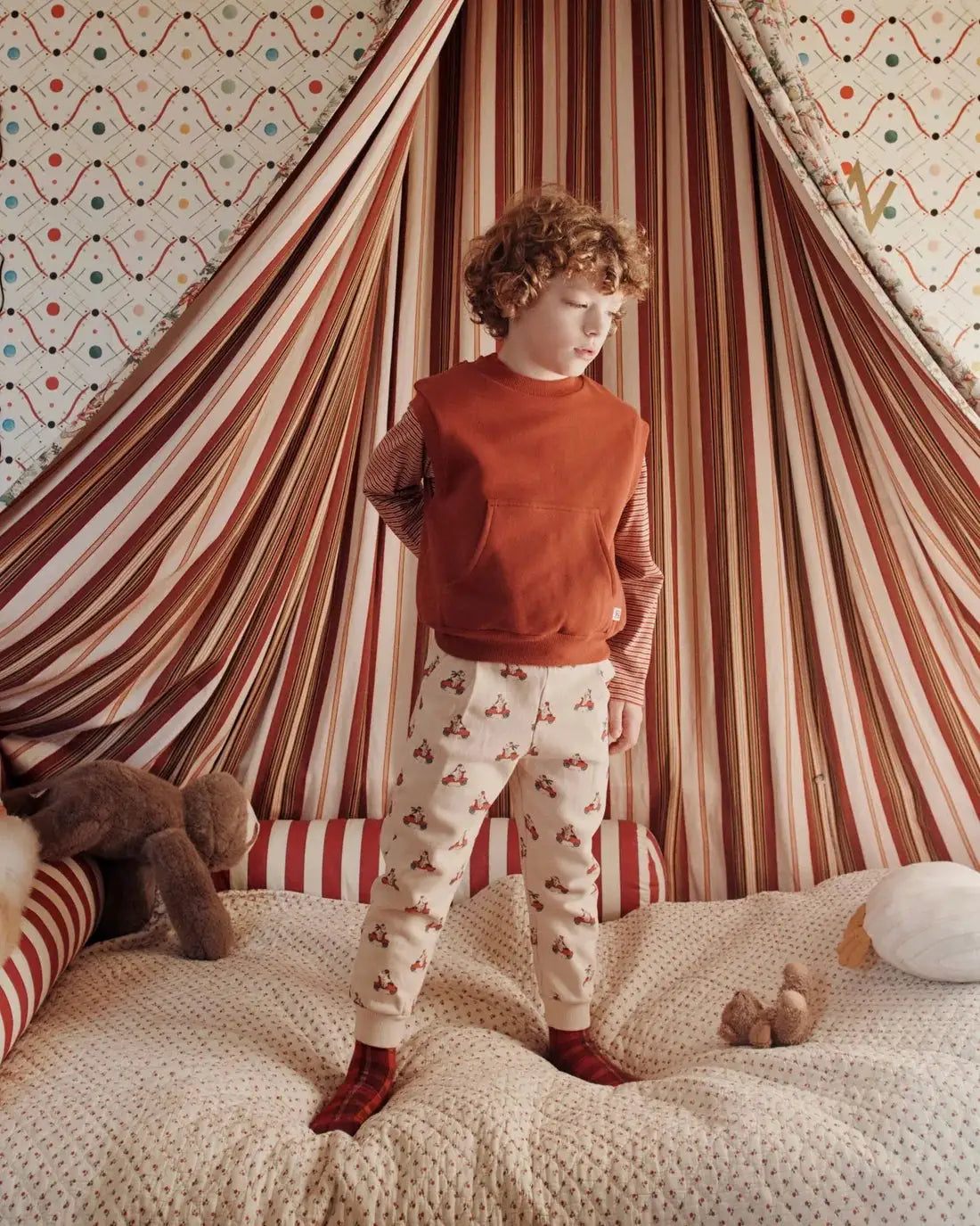 EMILE ET IDA jogger grand dog farine pants, cream with small dog print