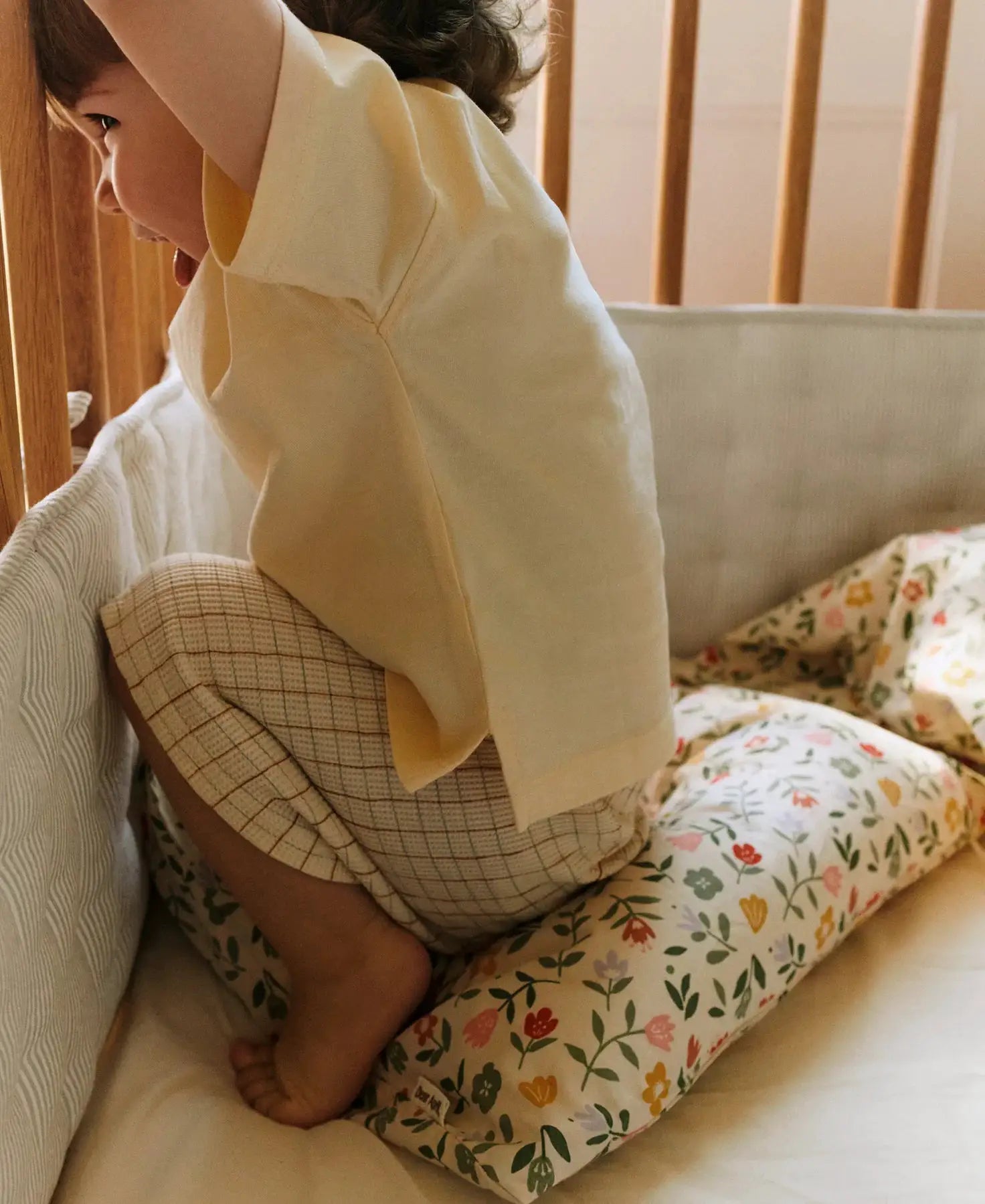 DEAR APRIL nori tour de lit dew stripe crib bumper beige by Citron Grenadine