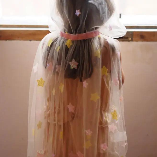 Cape RATATAM Citron Grenadine en tulle avec étoiles jaunes et roses, déguisement pour enfant