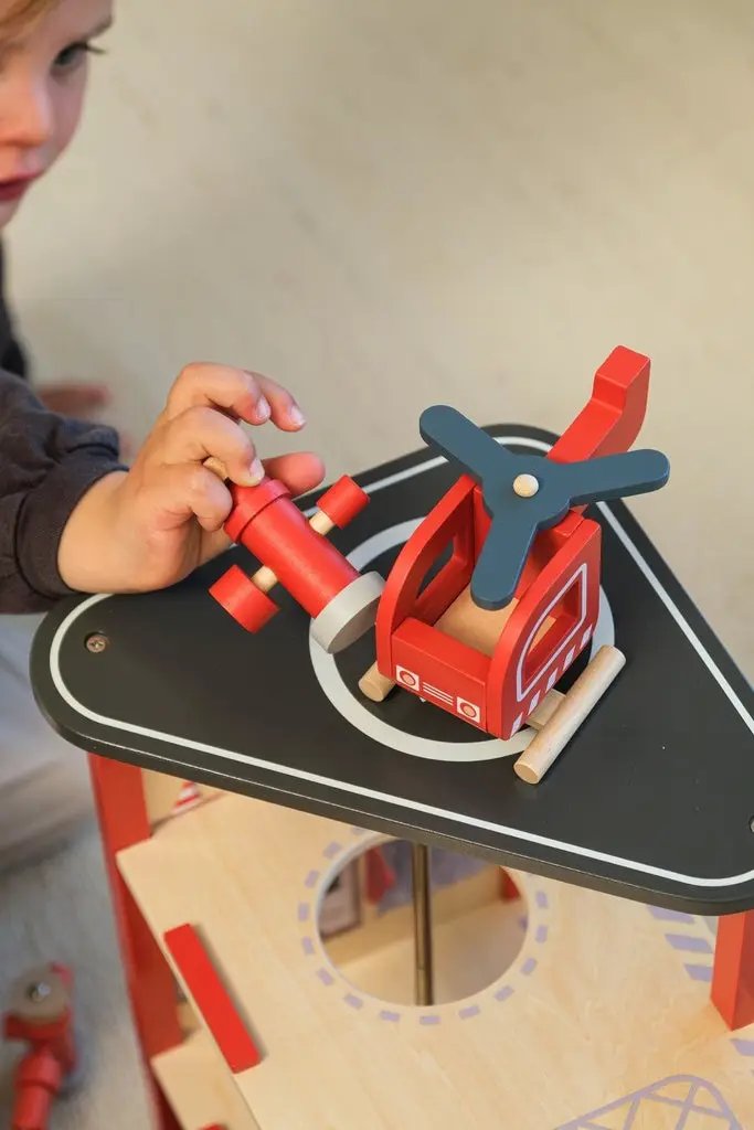 EGMONT TOYS caserne des pompiers en bois Citron Grenadine — ensemble rouge avec hélicoptère