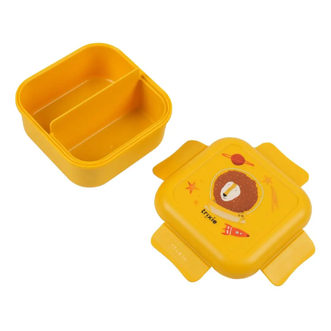 TRIXIE lunch box with clips, 2-piece yellow set with Spaceman Mr Lion lid and two-section interior.