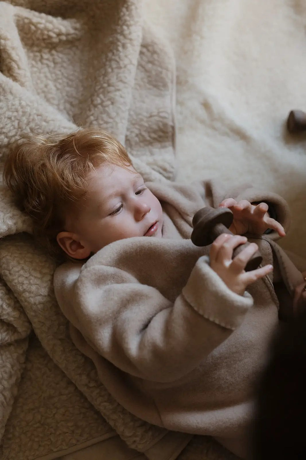 Gigoteuse en mérinos beige avec manches pour bébé, confortable et douce