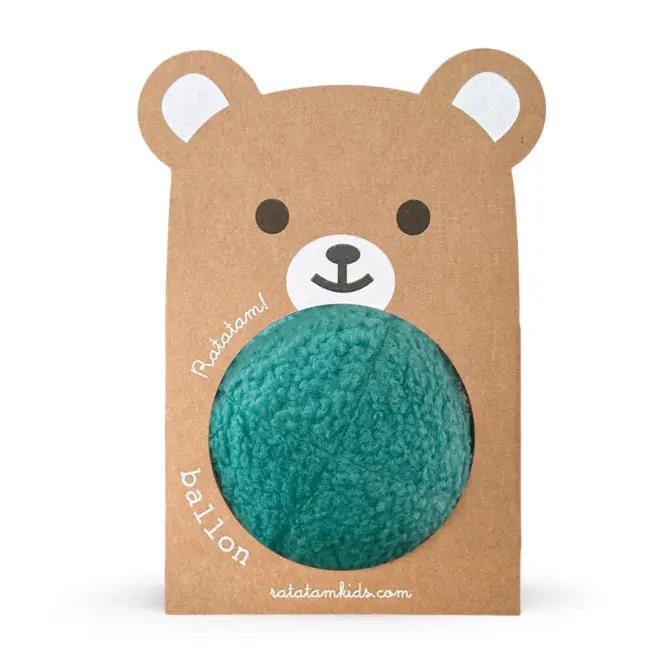 Balle ourson peluche verte Ratatatam dans emballage en carton illustré ours, jouet d’éveil bébé