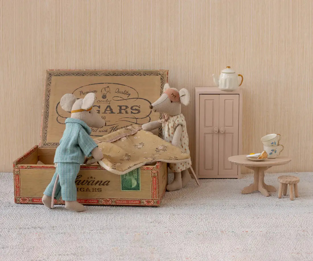 Maileg papa et maman dans une boite à cigares by Citron Grenadine