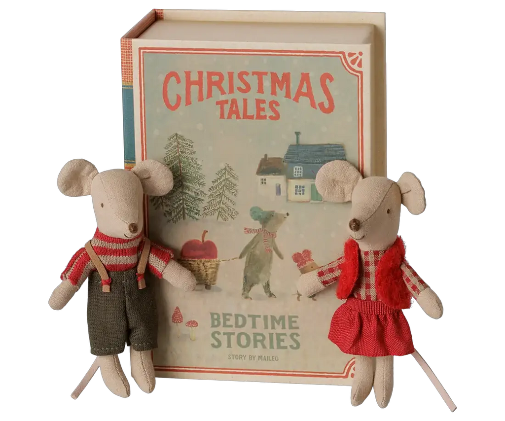 Maileg 2 souris de Noël jumelles en tissu dans un livre illustré, tenues rouges et beiges