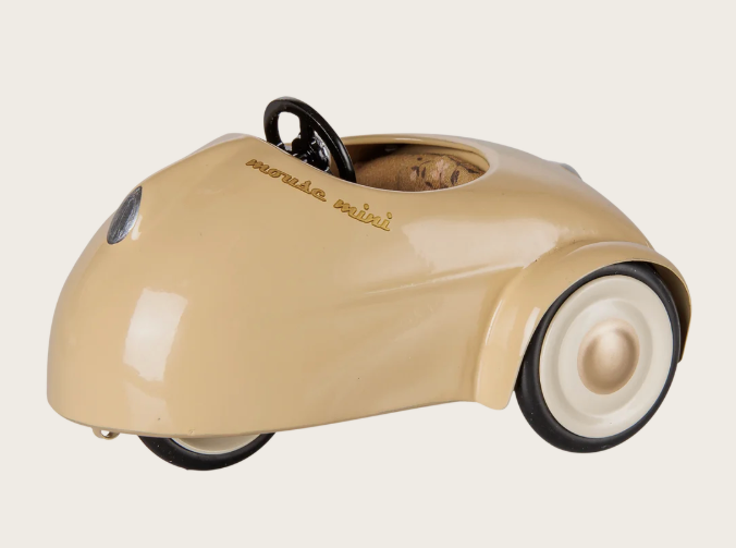 Maileg voiture en métal, couleur wheat, accessoire maison de poupées par Citron Grenadine