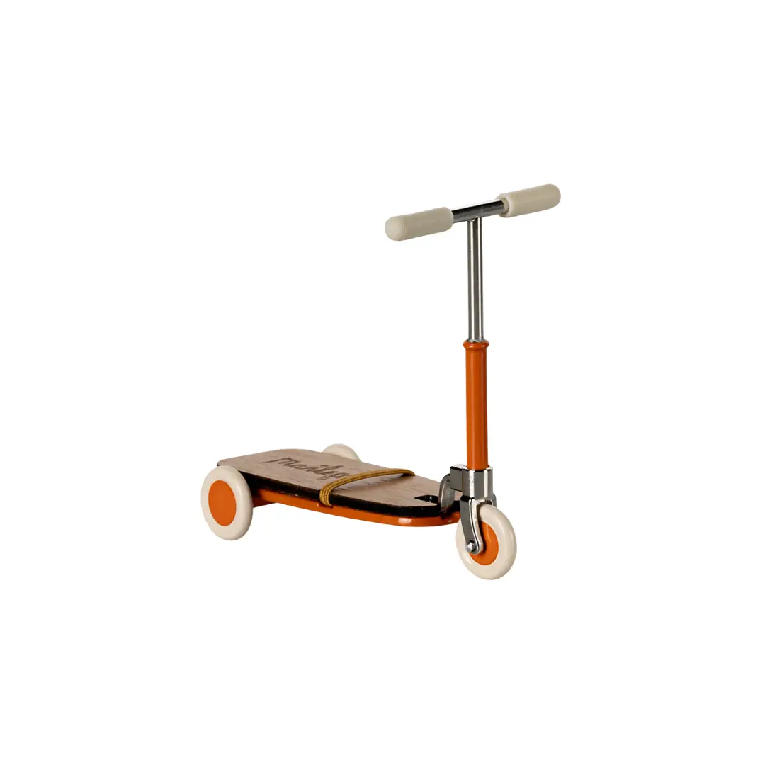 Maileg trotinette / orange by Citron Grenadine