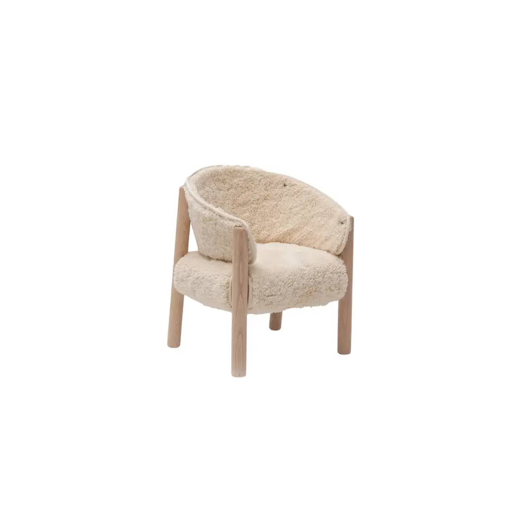 Charlie Crane chaise SABA fur milk by Citron Grenadine