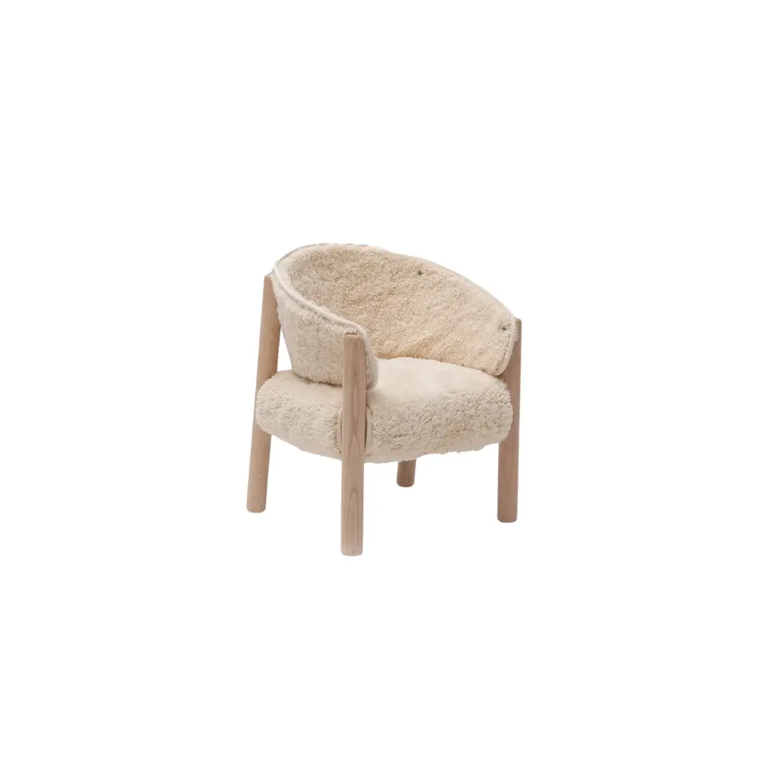 Charlie Crane chaise SABA fur milk by Citron Grenadine