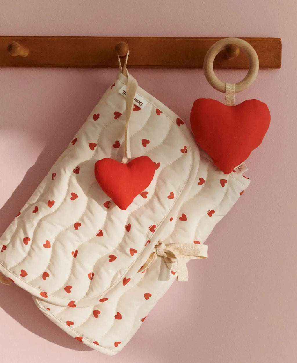 DEAR APRIL river tapis de change nomade /  little love