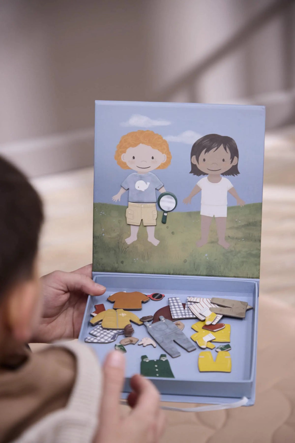 FILIBABBA jeu magnétique personnages à habiller 3ans+