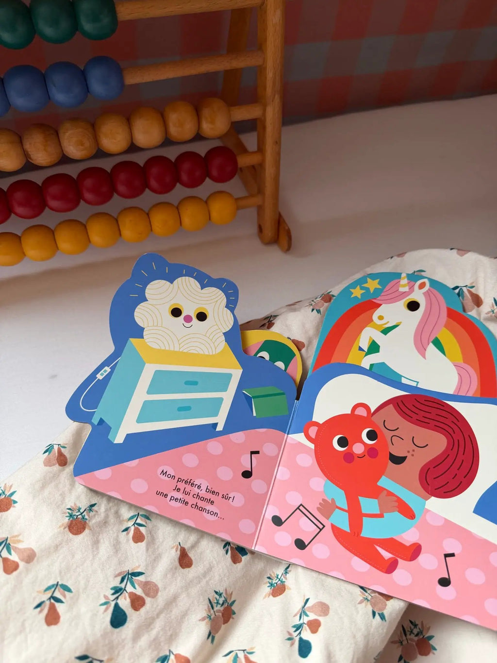 Livre MARCEL ET JOACHIM – bonne nuit 0+ par Citron Grenadine, livre imprimé pour enfants; pages colorées et abaque en bois