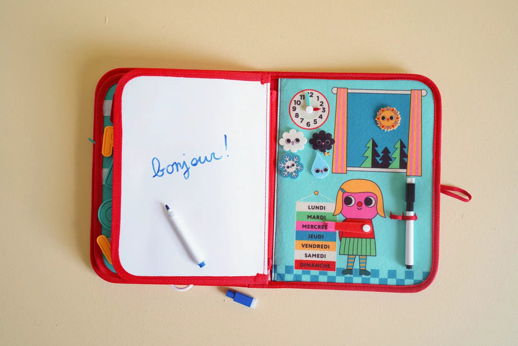 Livre Montessori Marcel et Joachim par Citron Grenadine dans étui rouge; pages colorées et page blanche avec bonjour