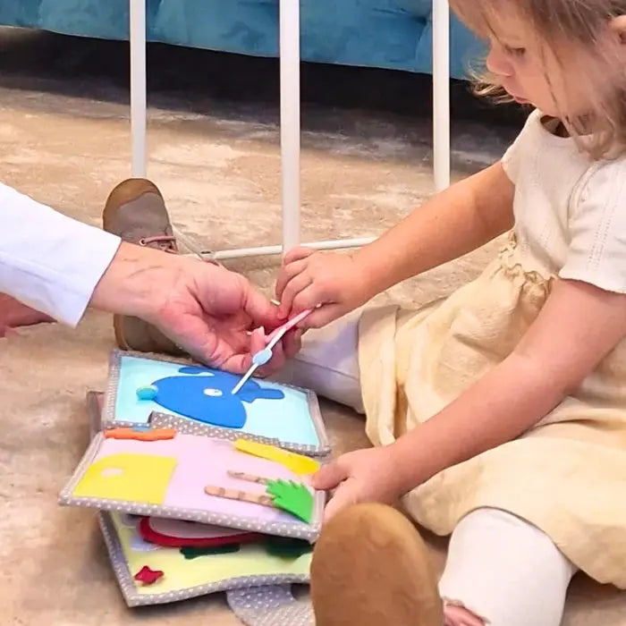 JOLLY DESIGNS livre d'éveil en tissu par Citron Grenadine — pages colorées et interactives pour bébé