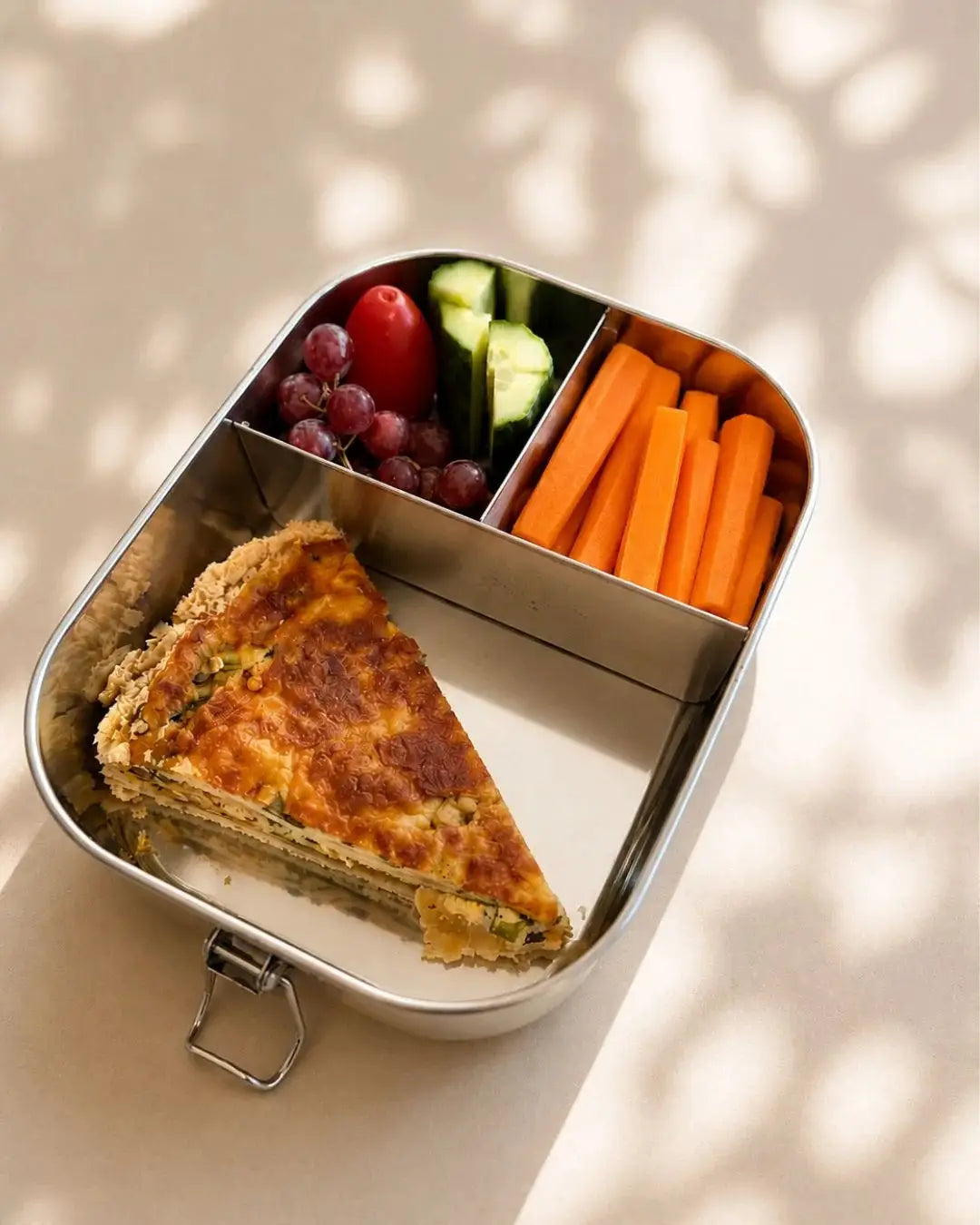 HAPS NORDIC lunchbox inox L, 3 compartments, stainless steel with carrot sticks, grapes and cucumber