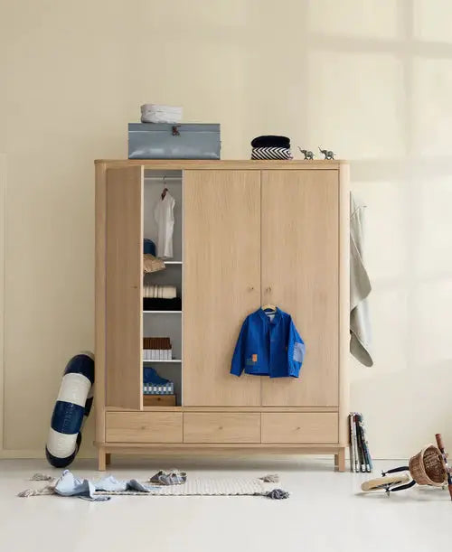 OLIVER FURNITURE wood garde-robe 3 portes / chêne 041377 by Citron Grenadine