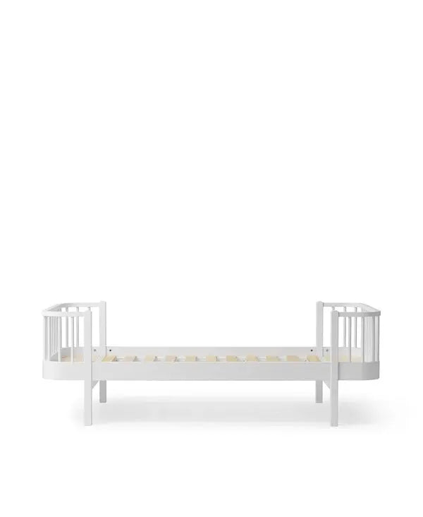 Lit plateforme en bois blanc OLIVER FURNITURE WOOD Lit Original 041402, marque Citron Grenadine