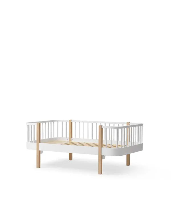 Lit banquette junior Oliver Furniture Original en bois chêne et blanc, cadre avec lattes