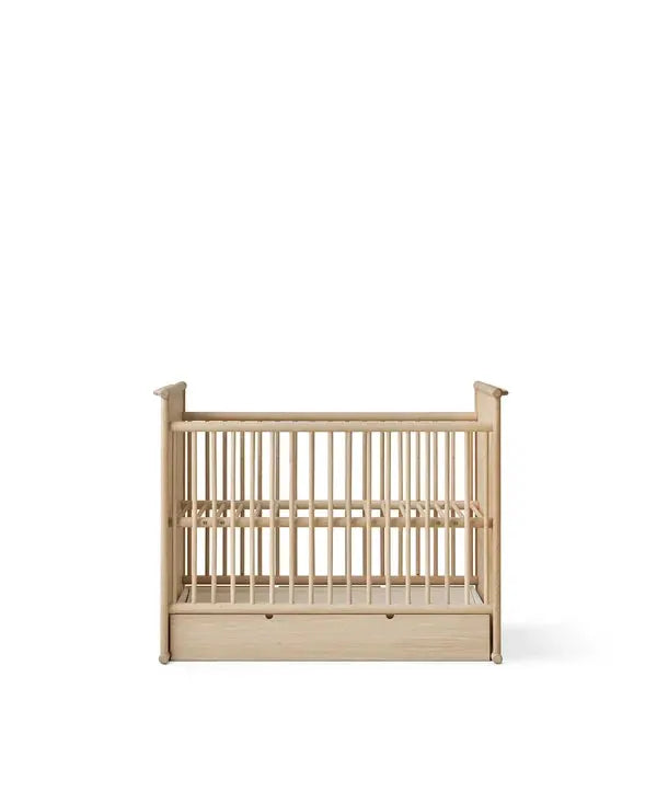 Lit bébé Camp Novel en chêne naturel, cadre à barreaux, tiroir intégré, 60x120/120x200 cm