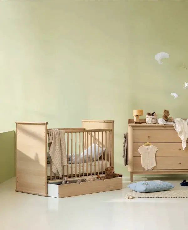 Lit bébé Camp Novel en chêne, 60x120 cm, Oliver Furniture