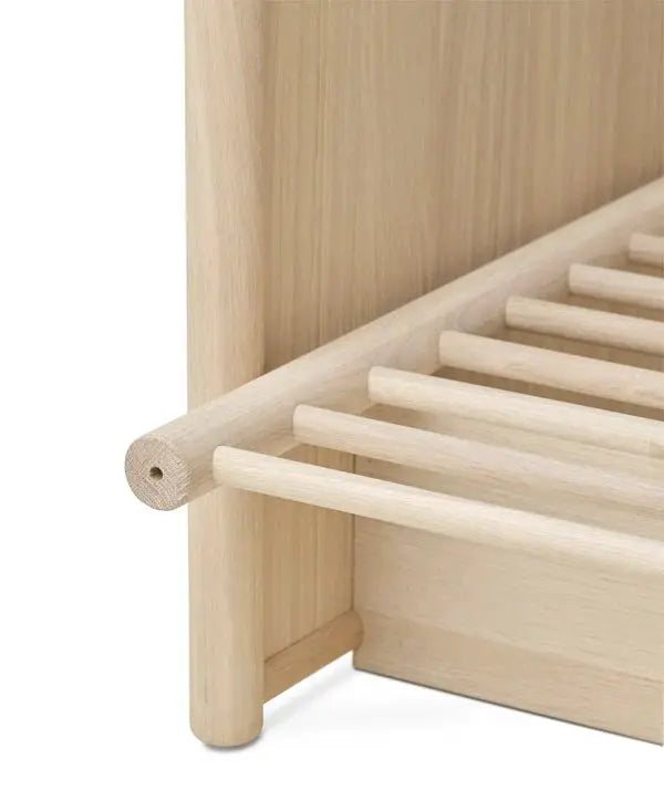 Oliver Furniture lit Camp Novel bébé en chêne naturel; cadre plateforme et lattes