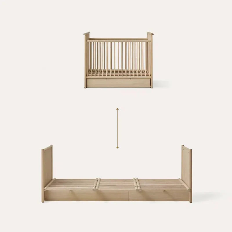 Lit bébé Camp Novel en chêne, 2-en-1 convertible en lit junior, 60x120/120x200 cm, Citron Grenadine