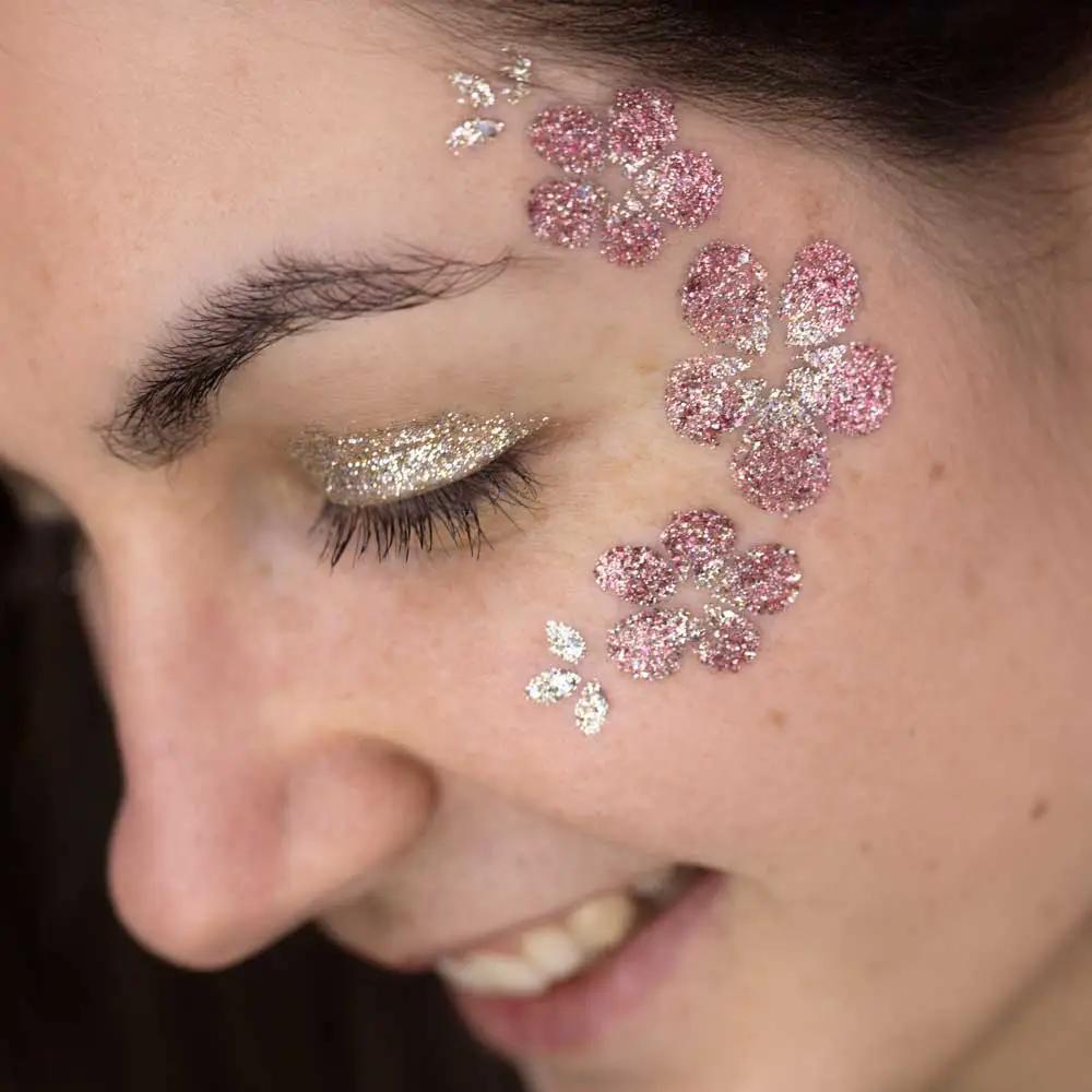 Si Si la paillette kit 3 iconique par Citron Grenadine – fleurs pailletées rose sur la joue et glitter doré sur paupières