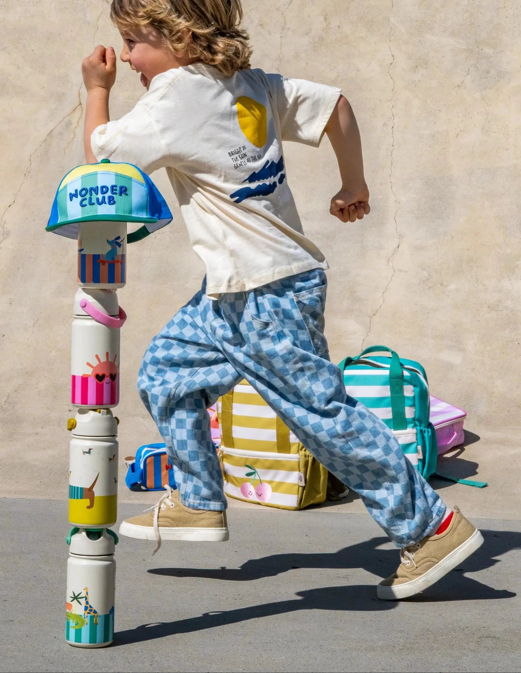 THE COTTON CLOUD 420ml gourde isotherme water bottle by Citron Grenadine; colorful kid’s ride scene.