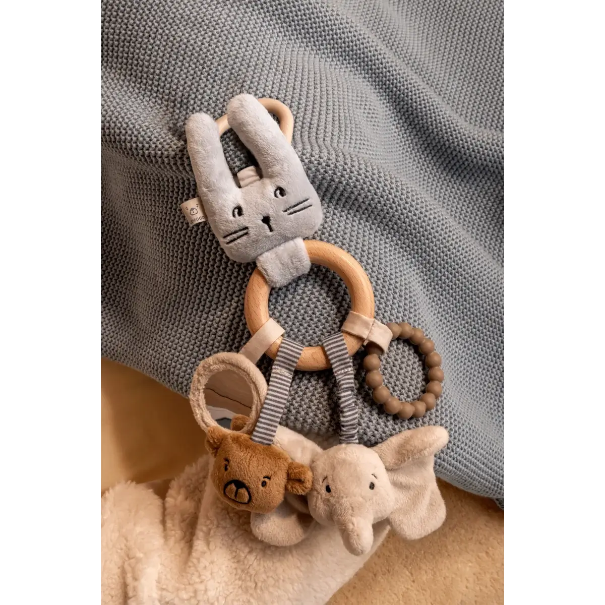 LIEWOOD hochet Angie mist mix baby rattle with wooden ring and three plush characters (soft grey bunny, bear, elephant)