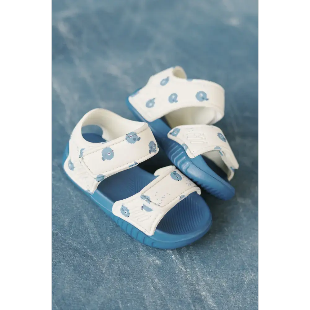 LIEWOOD Blumer baby sandals pair with white straps, blue soles, pufferfish pattern