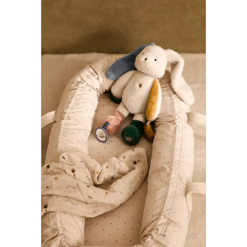 LIEWOOD Angelina lapin d'activité bébé sur tapis d'éveil beige à pois, peluche multicolore
