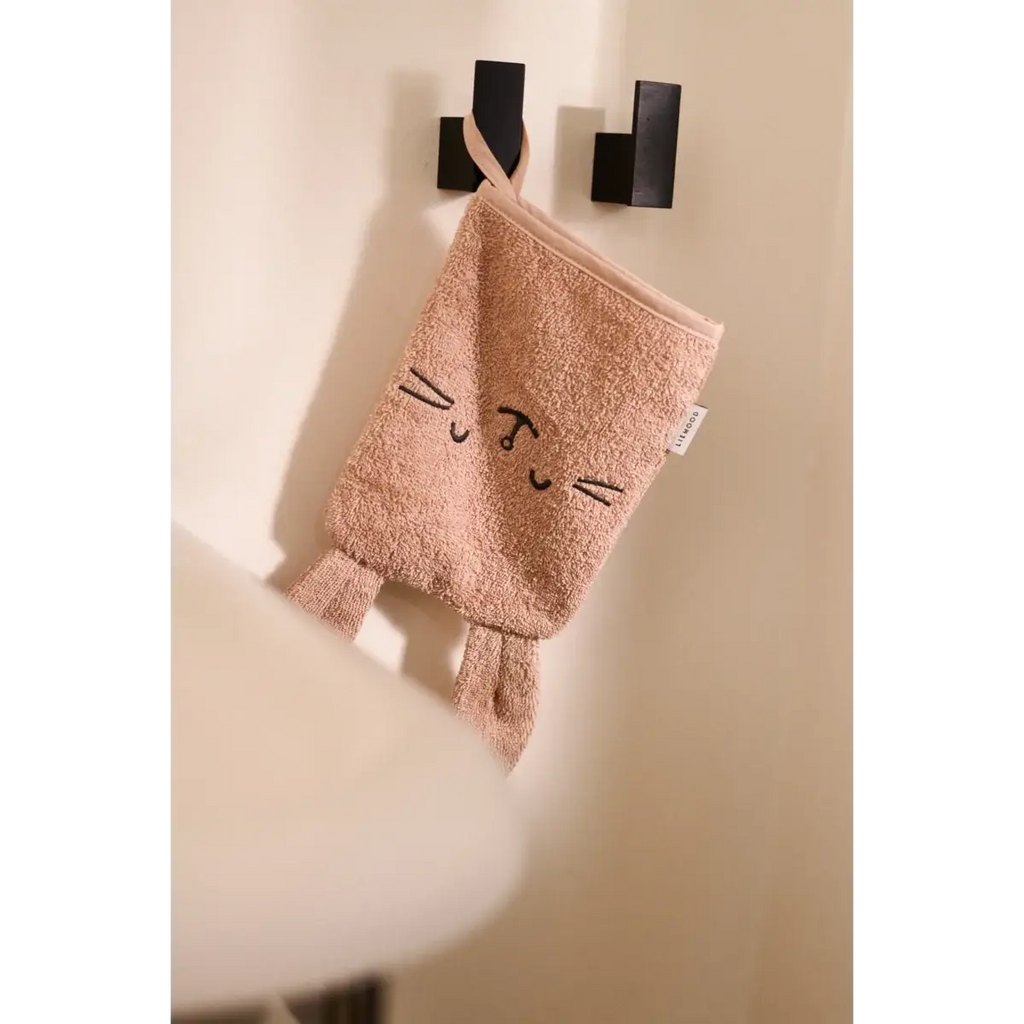 Liewood Sylvester gants de toilette pour bébé, rose pâle, visage chat imprimé, éponge douce