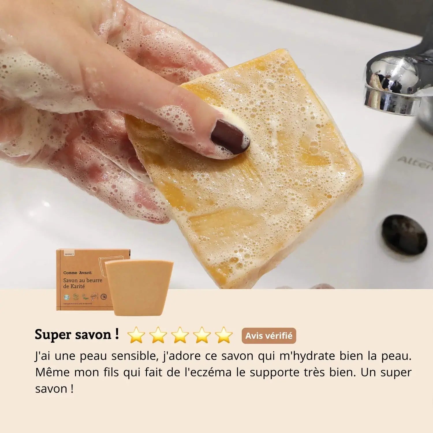 Savon solide COMME AVANT au beurre de karité – beige bar with foamy lather in hand, Citron Grenadine