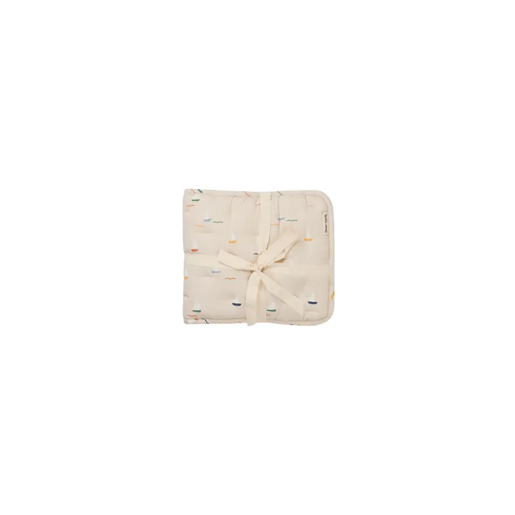DEAR APRIL nori tour de lit crib liner, cream with pastel boats print, Citron Grenadine