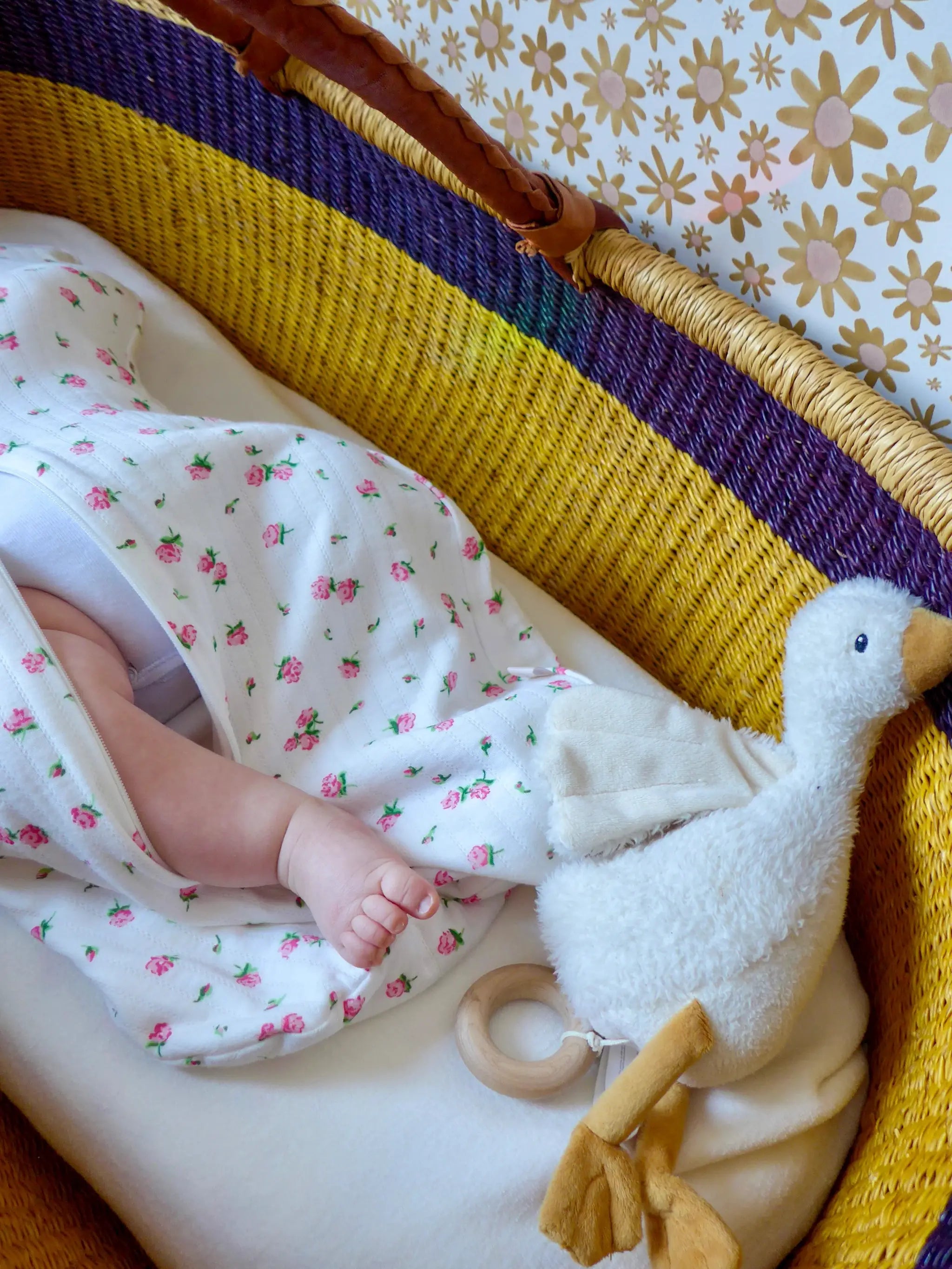 TANTE REINE emmailloteuse Bloom swaddling blanket by Citron Grenadine; white fabric with pink rose pattern.