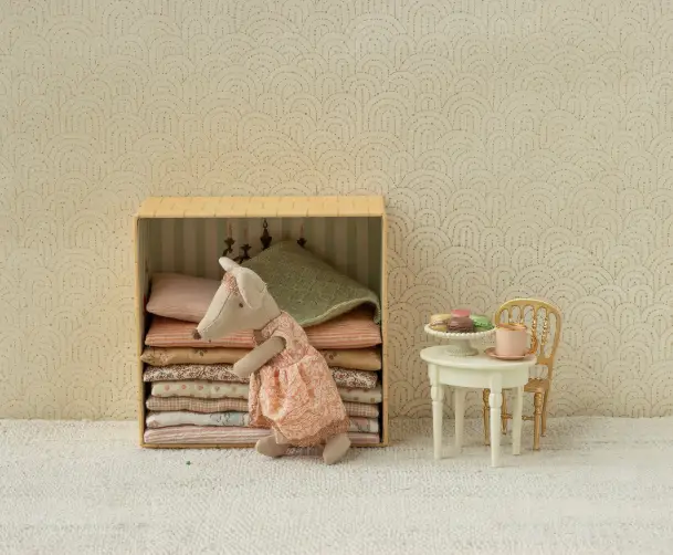 Maileg petite table vintage / off white by Citron Grenadine