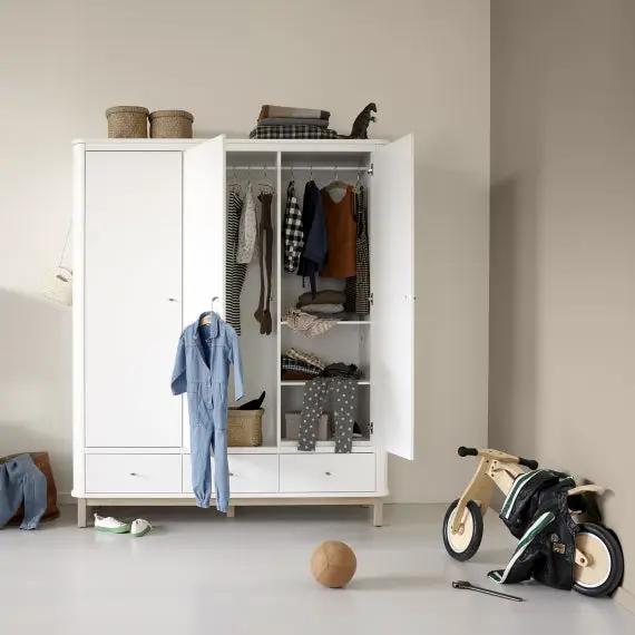 OLIVER FURNITURE wood garde-robe 3 portes by Citron Grenadine
