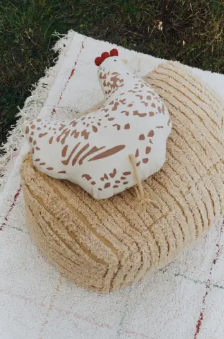 LORENA CANALS coussin / chicken by Citron Grenadine