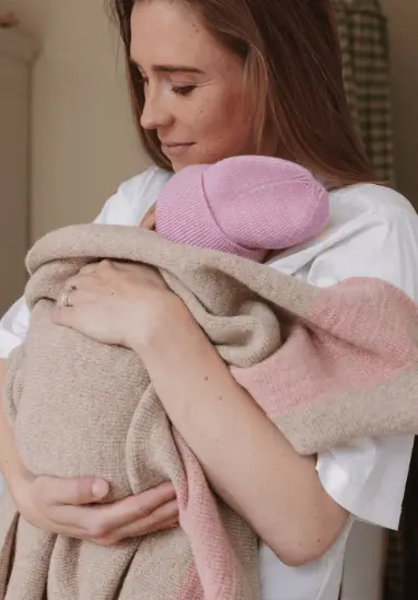 HVID Couverture bébé laine mérinos Gilbert sand & bubblegum – plaid naissance naturel by Citron Grenadine