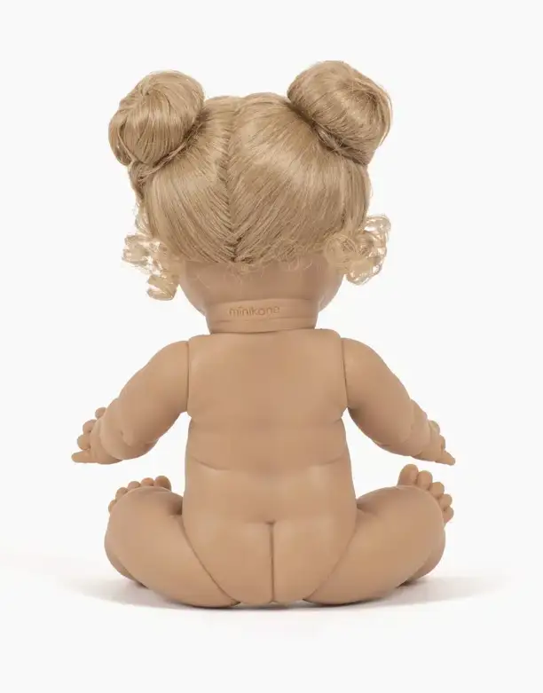 Minikane Louise poupée métisse blonde by Citron Grenadine