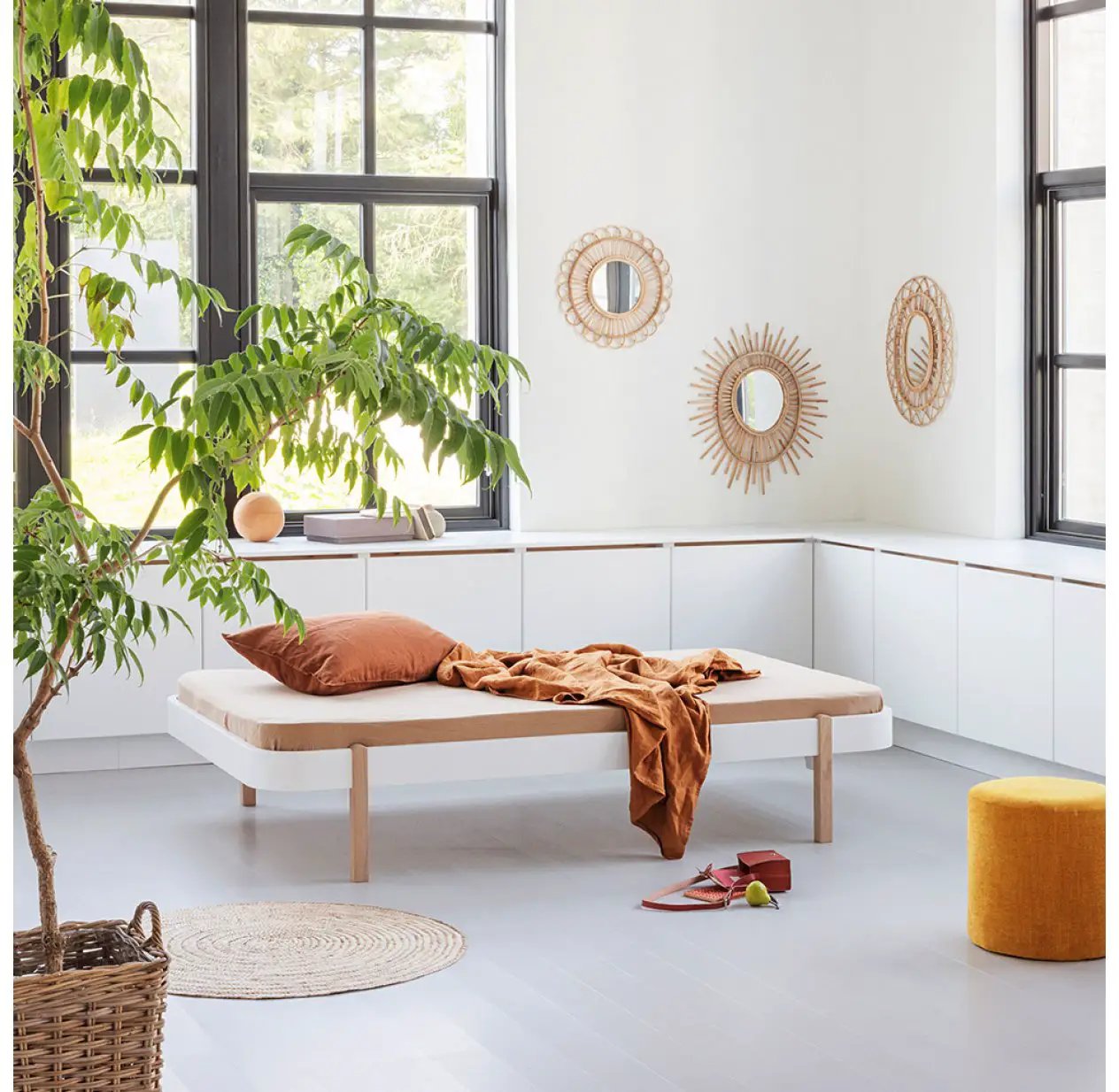 Oliver Furniture wood lounger 120 by Citron Grenadine