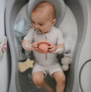 MUSHIE jouets de bain / space by Citron Grenadine