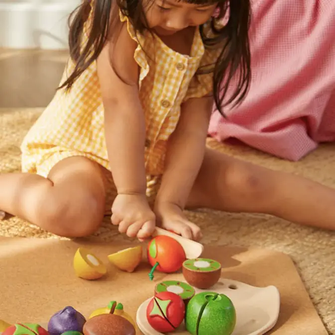PLAN TOYS fruits à couper / 18m+ by Citron Grenadine