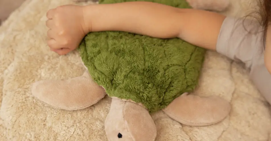 SENGER doudou bouillotte tortue / green by Citron Grenadine