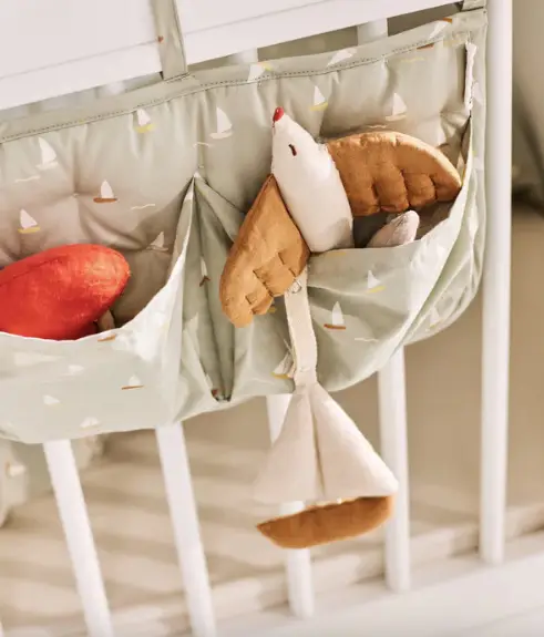 DEAR APRIL polly rangement lit / sailboats by Citron Grenadine